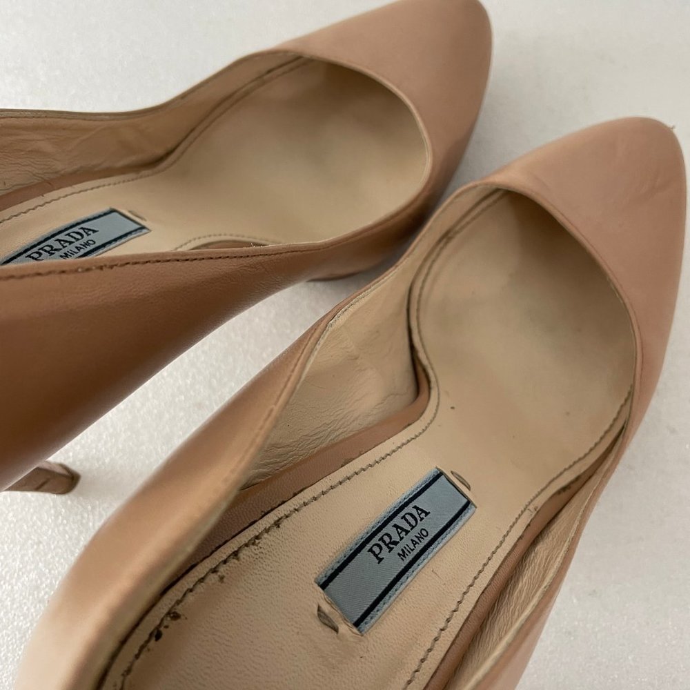 Prada round-toe pumps in Cream calfskin - Picture 10 of 11